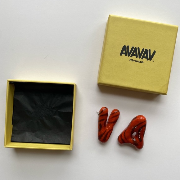 AVAVAV Jewelry - AVAVAV Red & Black Earrings
